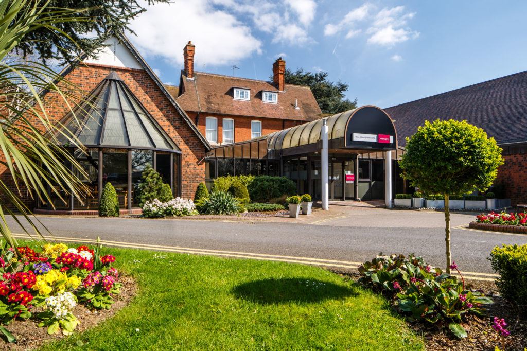 Exterior shot of the front of the mercure hull grange park hotel