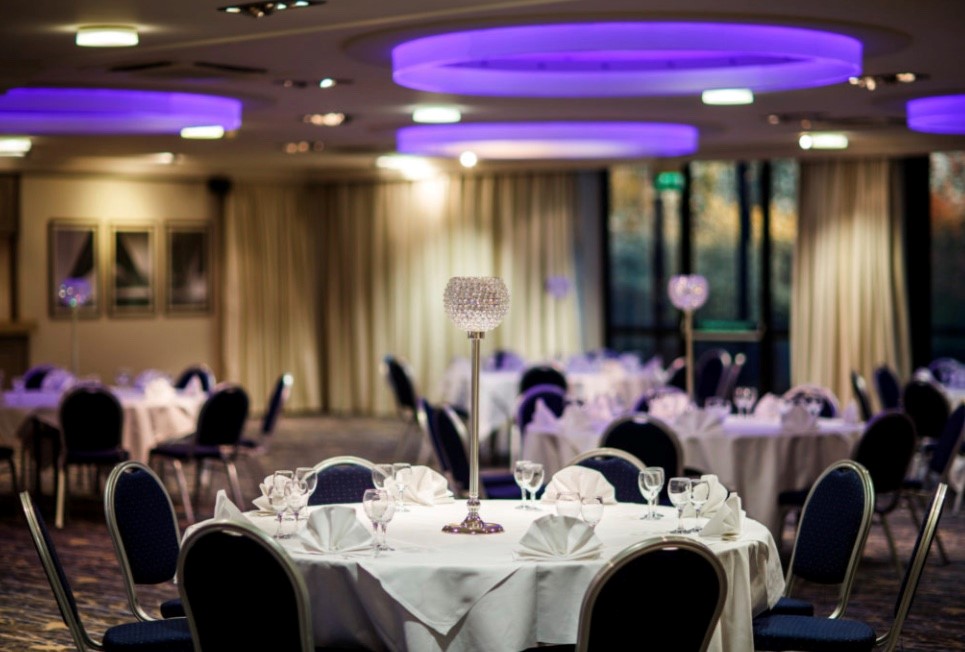 Mercure-Hull-Grange-Park-Hotel-Weddings-07-lr-